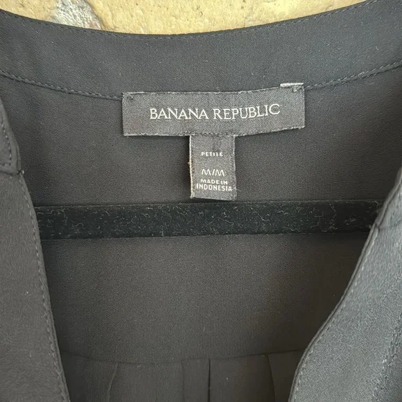 Banana Republic Black Blouse - Picture 2 of 3
